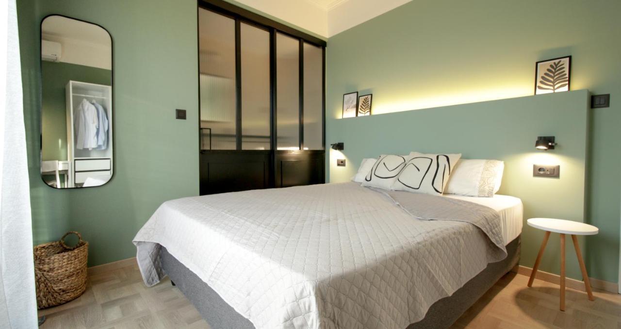Onos - 2 Bedroom 2 Bathroom Penthouse With Terrace In Old Town Kalamata Exteriér fotografie