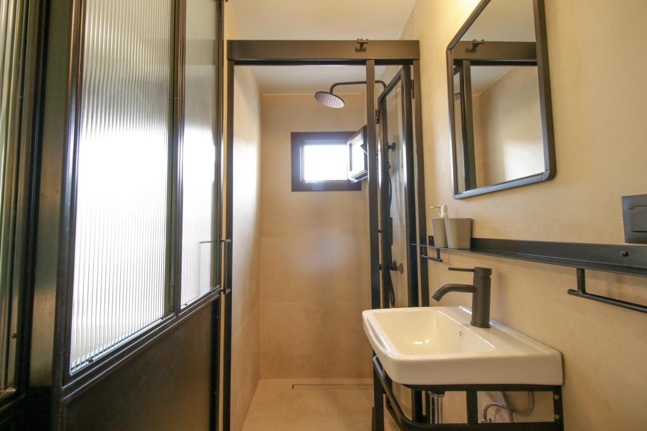Onos - 2 Bedroom 2 Bathroom Penthouse With Terrace In Old Town Kalamata Exteriér fotografie