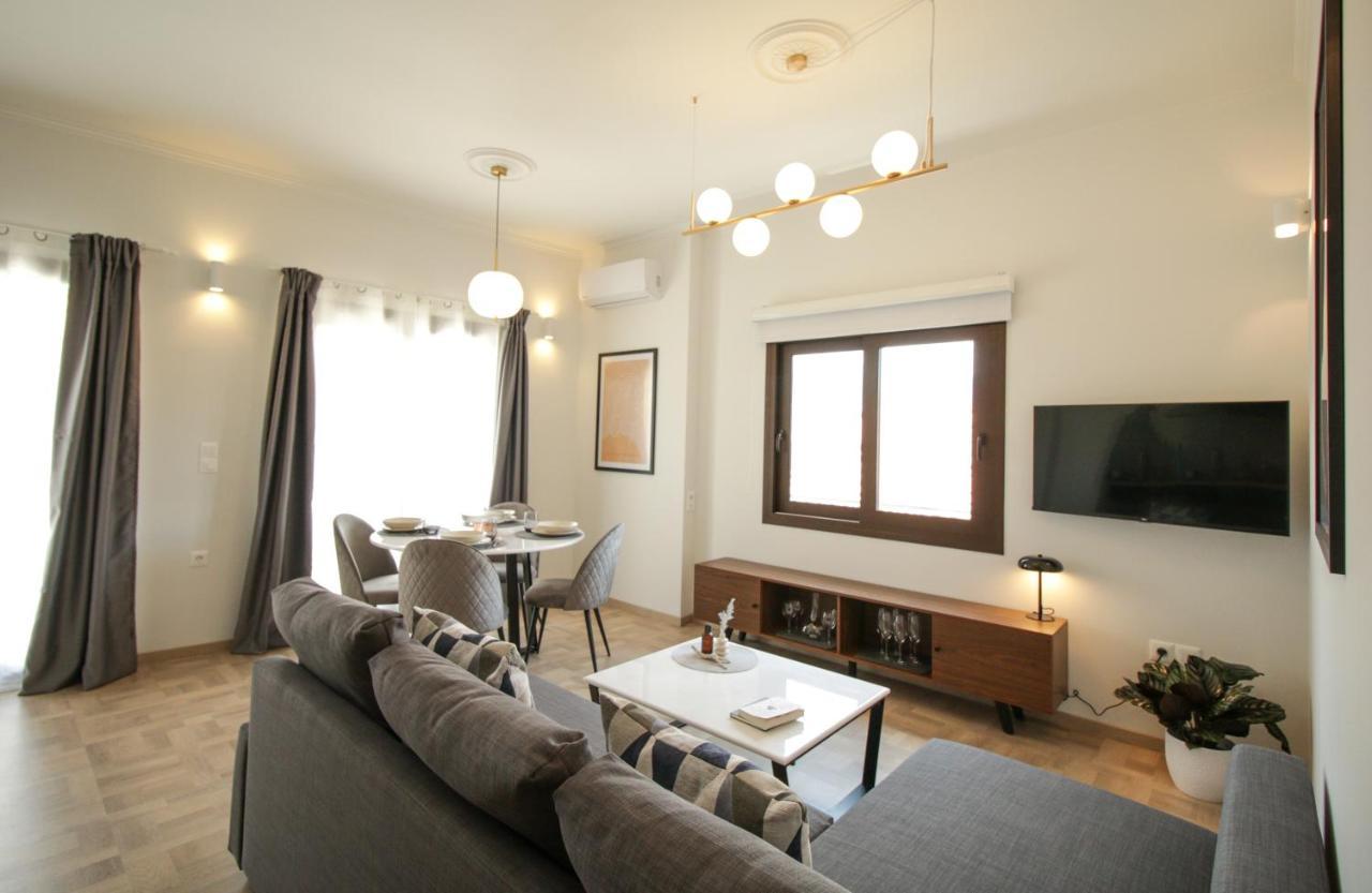 Onos - 2 Bedroom 2 Bathroom Penthouse With Terrace In Old Town Kalamata Exteriér fotografie
